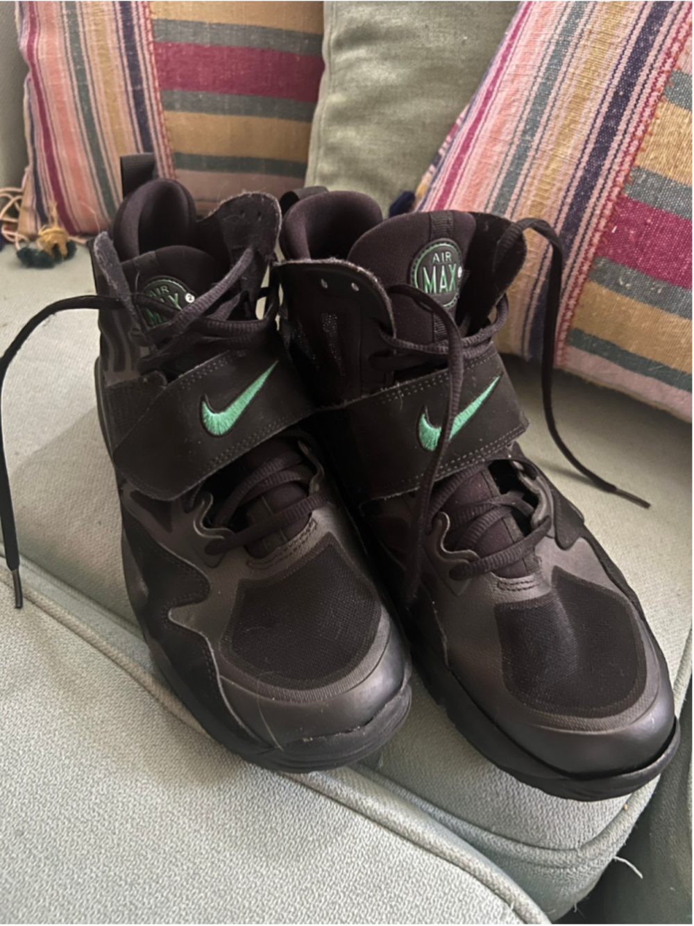 Women's Nike Air Max Black Green Sneakers Size 7